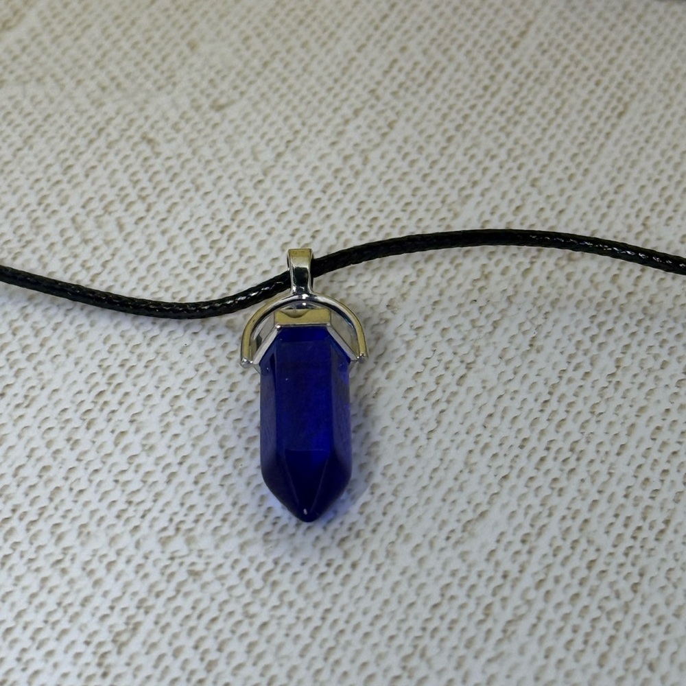 Elegant Blue Crystal Pendant Necklace